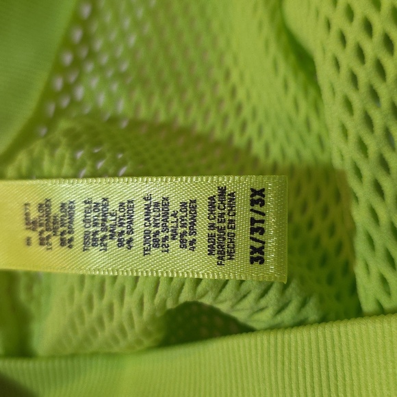 NWOT 2pcs SKIMS PERFORATED SEAMLESS LEGGING AND CROPPED TOP/LIME/3XL - Picture 10 of 14